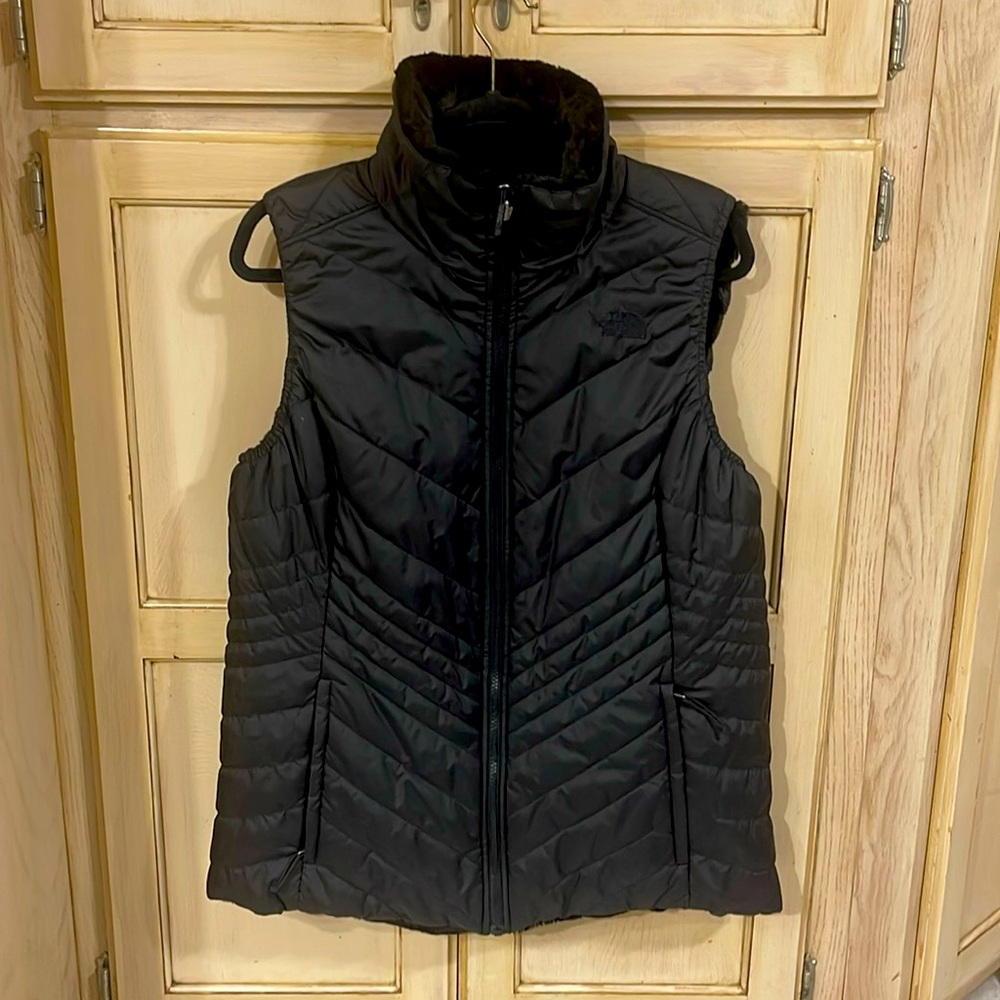 Brand New TheNorthFace reversable vest/jacket
Brand new  without tag